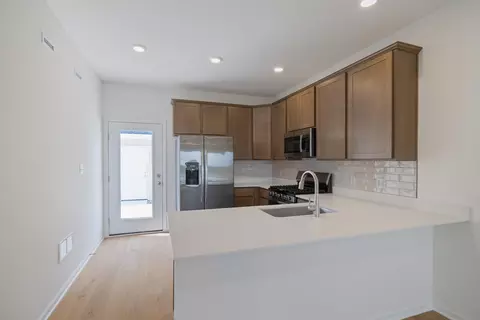 Kitchen - 1609 Parkside Ln #E, Dyer, IN 46311 photo 2 of 3