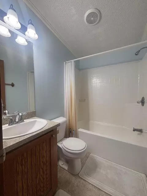 Bath - 10148 S 210, Monon, IN 47959 photo 4 of 4