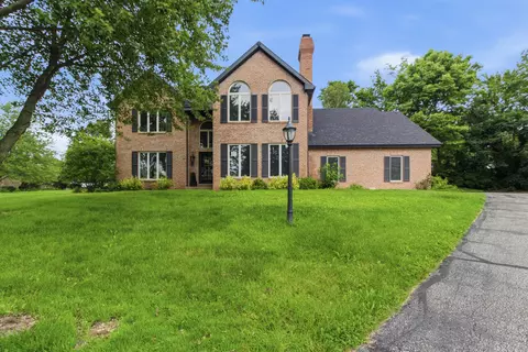 3807 Waxwing Ct, Valparaiso, IN 46383