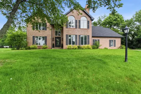 3807 Waxwing Ct, Valparaiso, IN 46383