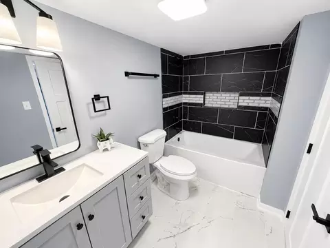 Bath - 4668 Johnson St, Gary, IN 46408 photo 4 of 5