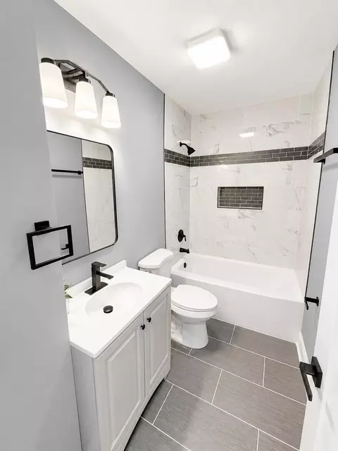 Bath - 4668 Johnson St, Gary, IN 46408 photo 1 of 5