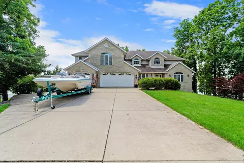 1739 Beachview Ct, Crown Point, IN 46307