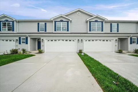 9563 E Luebcke Ln, Crown Point, IN 46307