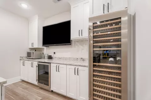 Kitchen - 9533 Tall Grass Trl, Saint John, IN 46373 photo 6 of 6