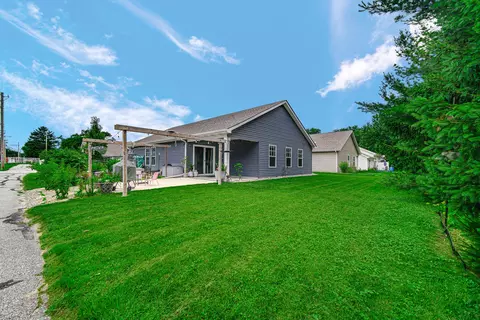 Exterior - 122 Emerald Dr, Porter, IN 46304 photo 6 of 7