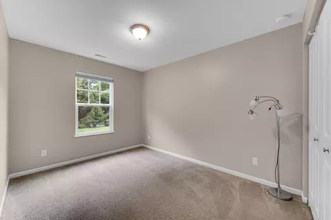 Bedroom - 122 Emerald Dr, Porter, IN 46304 photo 4 of 5