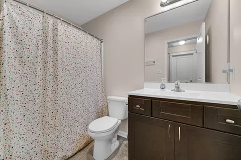Bath - 122 Emerald Dr, Porter, IN 46304 photo 2 of 2