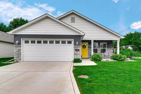 122 Emerald Dr, Porter, IN 46304