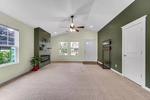 Living - 122 Emerald Dr, Porter, IN 46304 photo 2 of 3