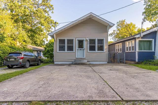 810 12 Woodland Ter, Valparaiso, IN 46383