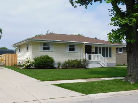 707 212th St, Dyer, IN 46311