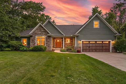 201 Sylvan Ct, Valparaiso, IN 46385