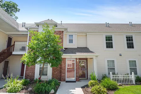 663 Forest Glen Dr, Valparaiso, IN 46385