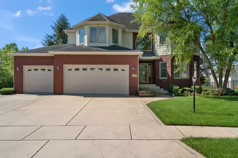 855 Pingel Pl, Crown Point, IN 46307