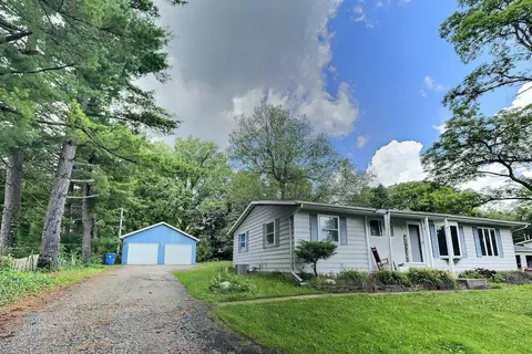 200 Donovan Dr, Valparaiso, IN 46385