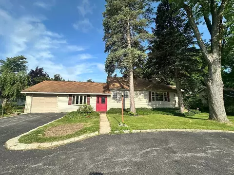 118 S 13th St, Chesterton, IN 46304