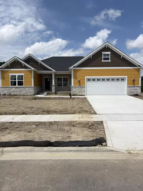 606 Bergamot Ct, Crown Point, IN 46307