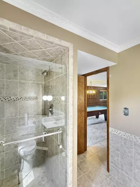 Bath - 9443 Oriole Dr, Munster, IN 46321 photo 3 of 3