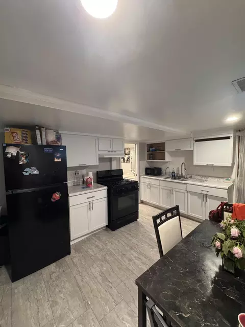 564 Carolina St, Gary, IN 46402 photo 5