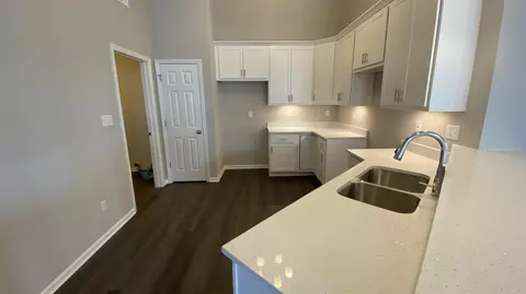 Kitchen - 5602 Fountain Cir, Crown Point, IN 46307 photo 6 of 9