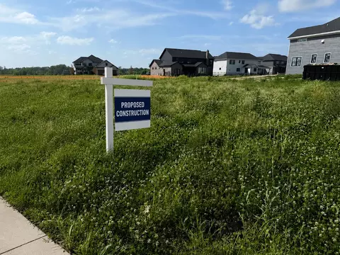 9490 Tall Grass Trl, Saint John, IN 46373