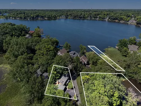 1424 Island Rd, Valparaiso, IN 46383
