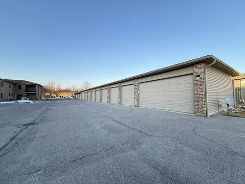 Exterior - 1346 Parke Dr, Crown Point, IN 46307 photo 1 of 2