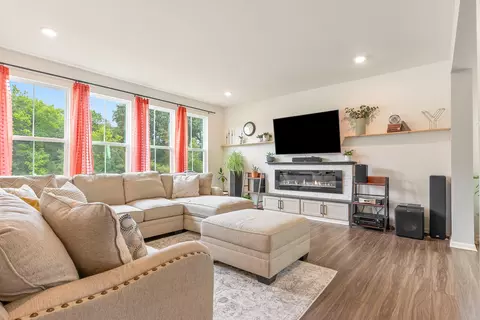 11629 Clyde Dr, Crown Point, IN 46307 photo 5