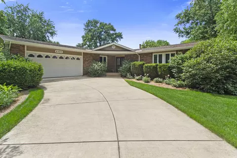 8486 Porter Pl, Crown Point, IN 46307