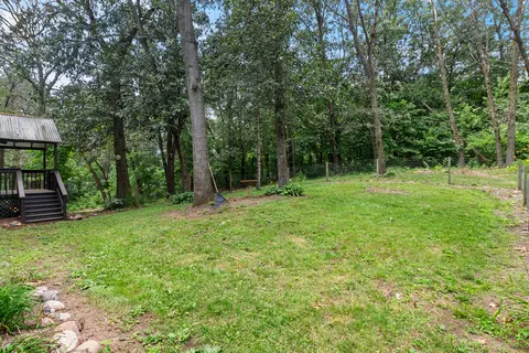Exterior - 9710 W Rustic Dr, De Motte, IN 46310 photo 3 of 8