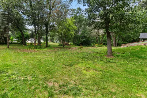 Exterior - 9710 W Rustic Dr, De Motte, IN 46310 photo 4 of 8