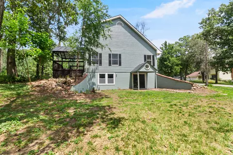 Exterior - 9710 W Rustic Dr, De Motte, IN 46310 photo 6 of 8