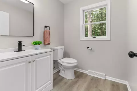 Bath - 9710 W Rustic Dr, De Motte, IN 46310 photo 6 of 6