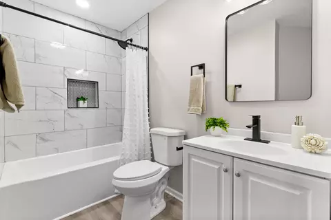 Bath - 9710 W Rustic Dr, De Motte, IN 46310 photo 1 of 6