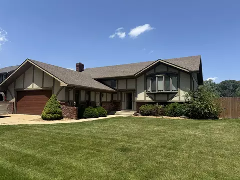 532 Iroquois St, Schererville, IN 46375