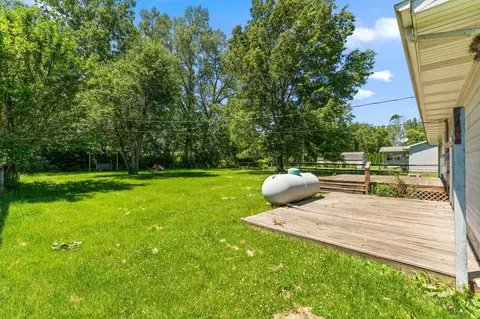 Exterior - 9082 Estates Dr, De Motte, IN 46310 photo 3 of 4