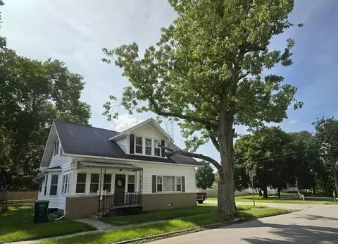 116 George St, North Judson, IN 46366