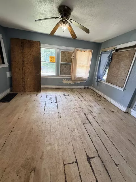 841 Georgia St, Gary, IN 46402 photo 4