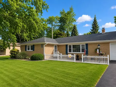 108 Edgewood Ct, La Porte, IN 46350