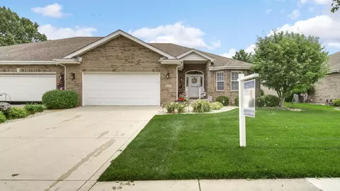 2027 Northwinds Dr, Dyer, IN 46311
