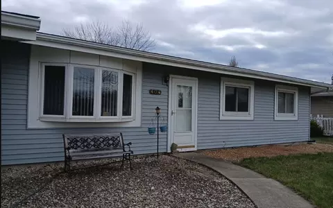 404 Sable Dr, Valparaiso, IN 46385