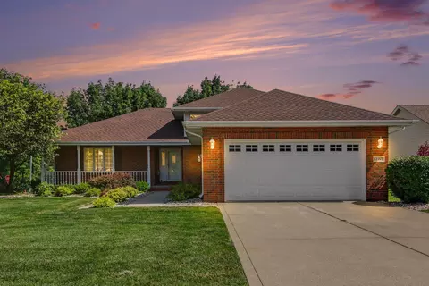 910 Doe Path Ln, Crown Point, IN 46307 photo 1