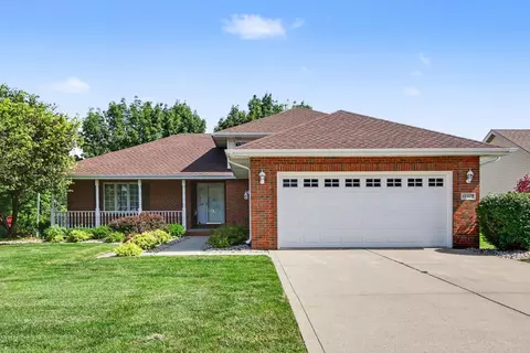 910 Doe Path Ln, Crown Point, IN 46307 photo 2