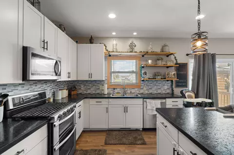 Kitchen - 8289 W 171st Pl, Lowell, IN 46356 photo 2 of 3