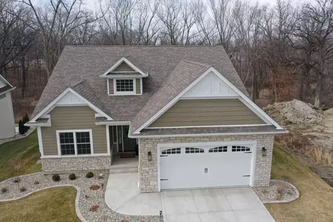 12708 Creekside Dr, Cedar Lake, IN 46303