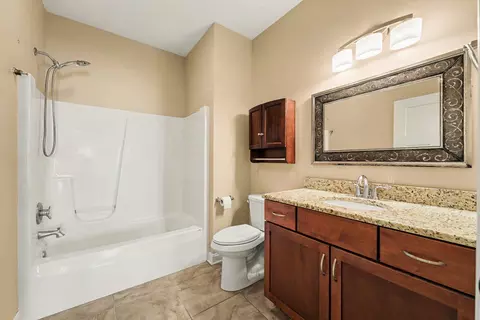Bath - 9354 W 107th Pl, Saint John, IN 46373 photo 2 of 3