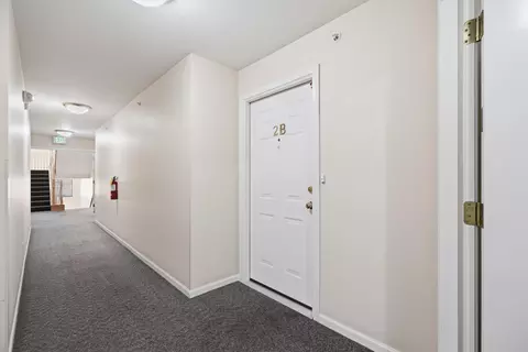 Entry Way - 1640 White Oak Cir #2B, Munster, IN 46321 photo 2 of 2