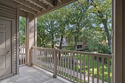 Exterior - 1640 White Oak Cir #2B, Munster, IN 46321 photo 2 of 6