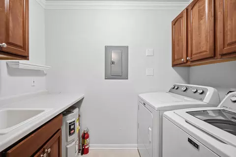 Other - 1640 White Oak Cir #2B, Munster, IN 46321 photo 1 of 5